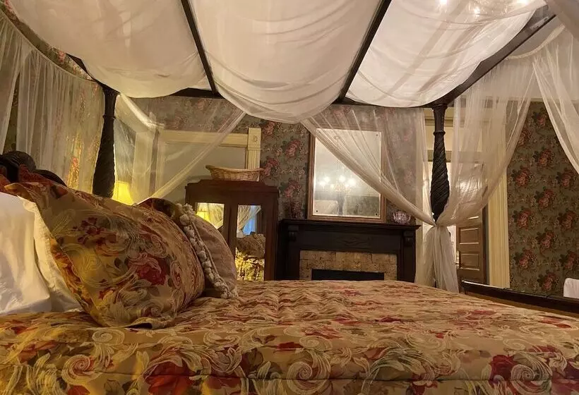 مبيت وإفطار The Queen Anne Inn