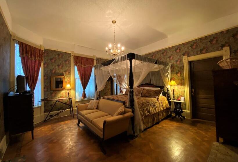 مبيت وإفطار The Queen Anne Inn