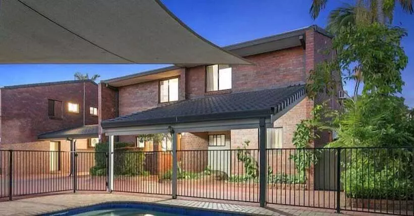 Cleveland Visitor Villas Motel