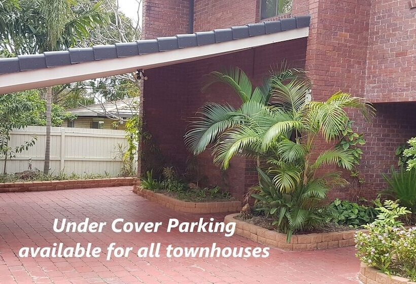 Cleveland Visitor Villas Motel