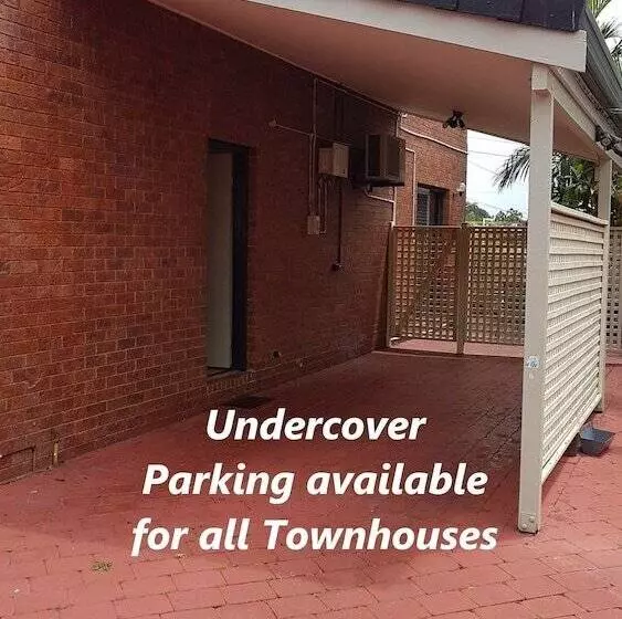 Cleveland Visitor Villas Motel