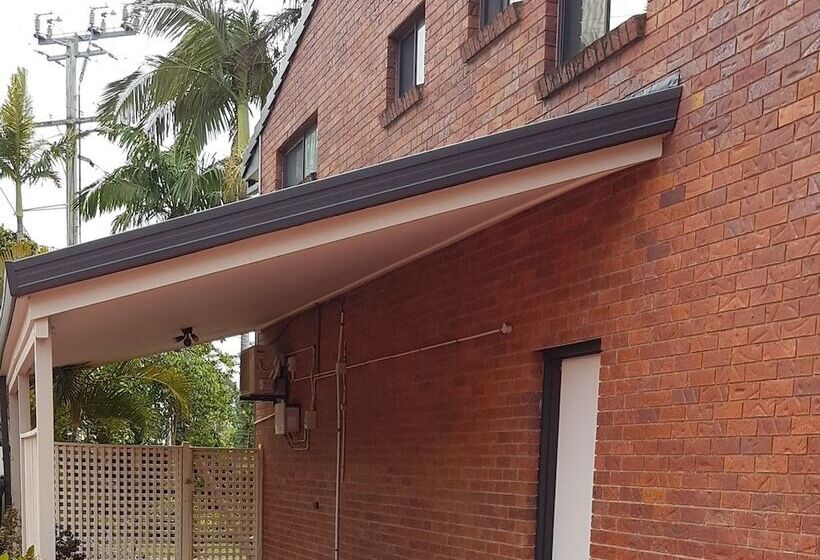 Cleveland Visitor Villas Motel