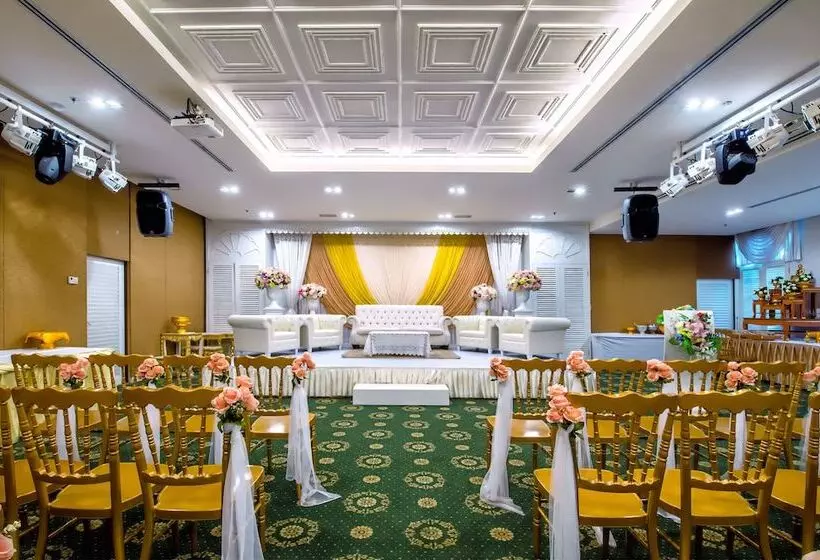 בית מלון כפרי Buri Sriphu