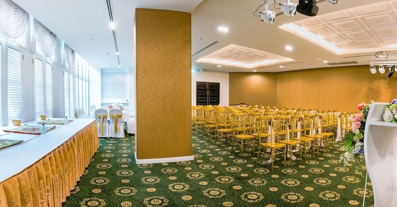 בית מלון כפרי Buri Sriphu