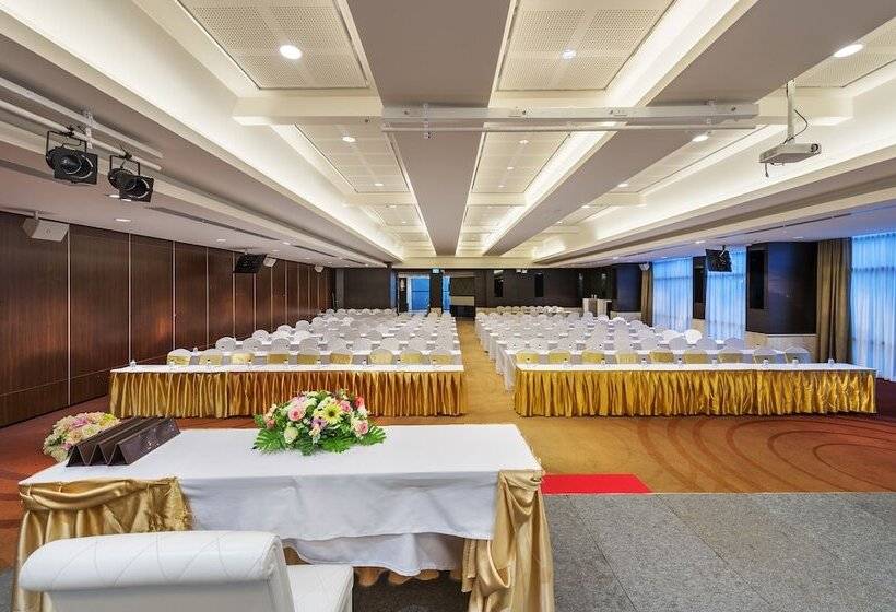 בית מלון כפרי Buri Sriphu