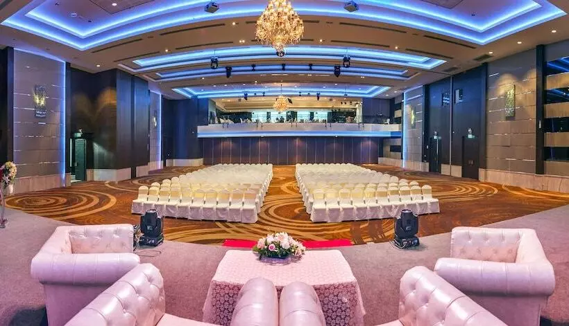 בית מלון כפרי Buri Sriphu