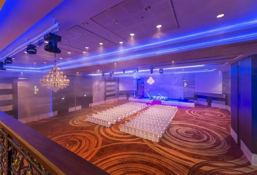 בית מלון כפרי Buri Sriphu