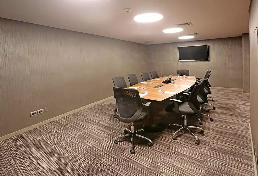 酒店 Doubletree By Hilton Santiago Kennedy