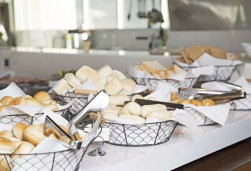 酒店 Doubletree By Hilton Santiago Kennedy