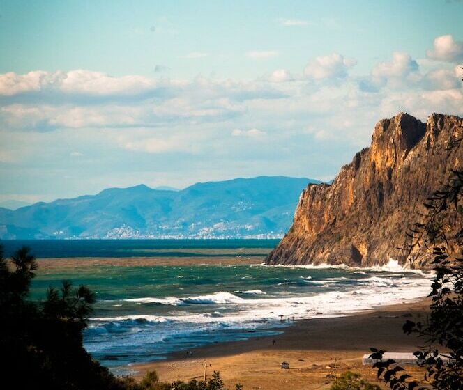 فندق Koru Beach Club