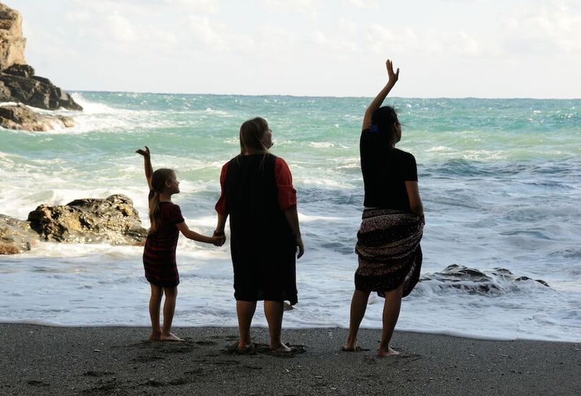 فندق Koru Beach Club