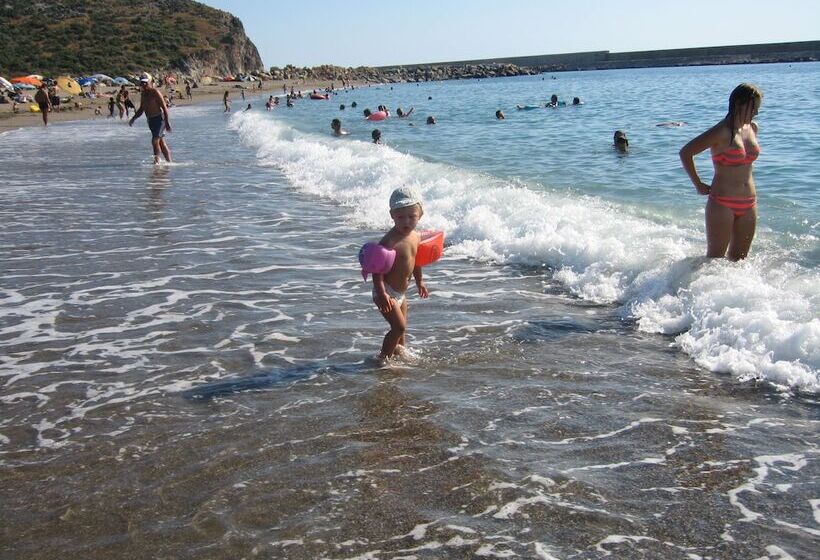 فندق Koru Beach Club