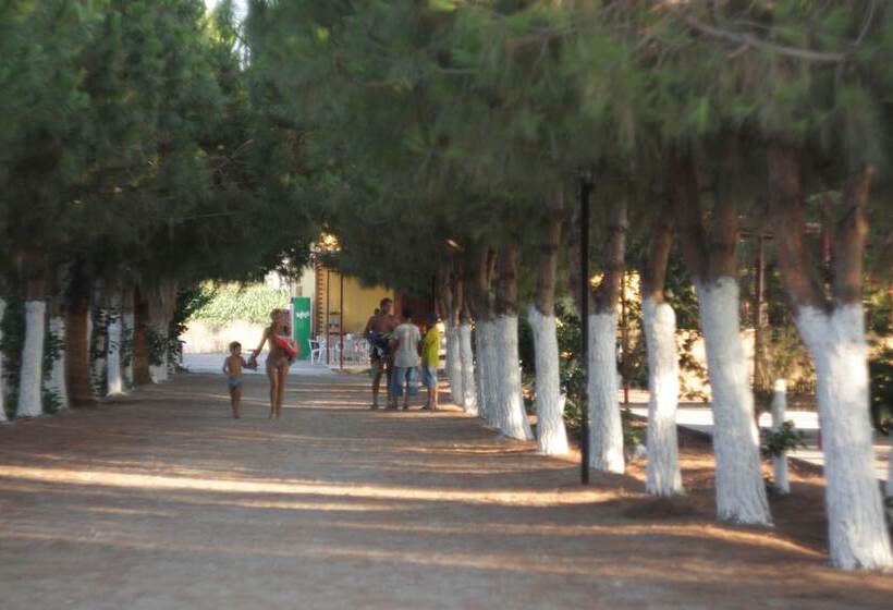 فندق Koru Beach Club