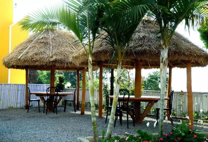 ホテル Lakezone Holiday Resort