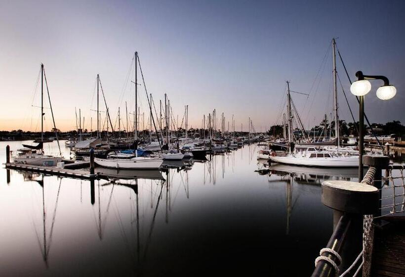 בית מלון כפרי Nightcap At Kawana Waters