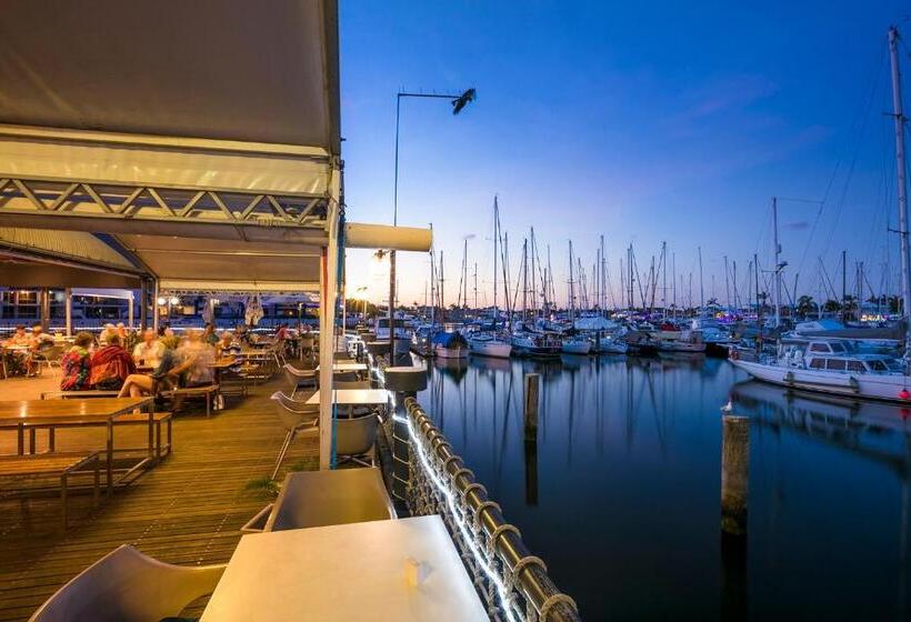 בית מלון כפרי Nightcap At Kawana Waters