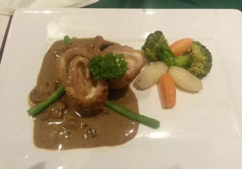 هتل Parent Heritage Angkor Villa