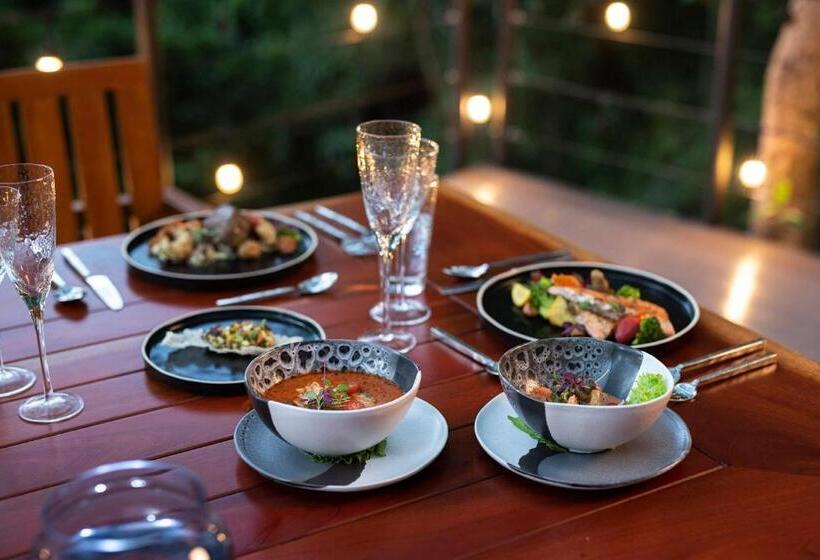 Rio Perdido Hotel & Thermal River