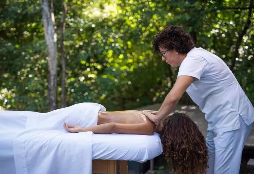 Rio Perdido Hotel & Thermal River