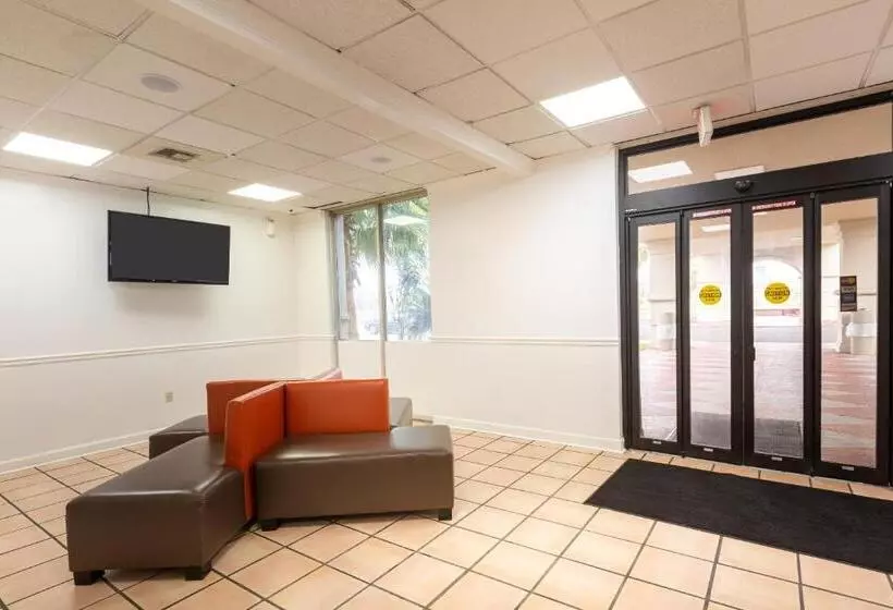 Hotelli Travelodge By Wyndham Baton Rouge East