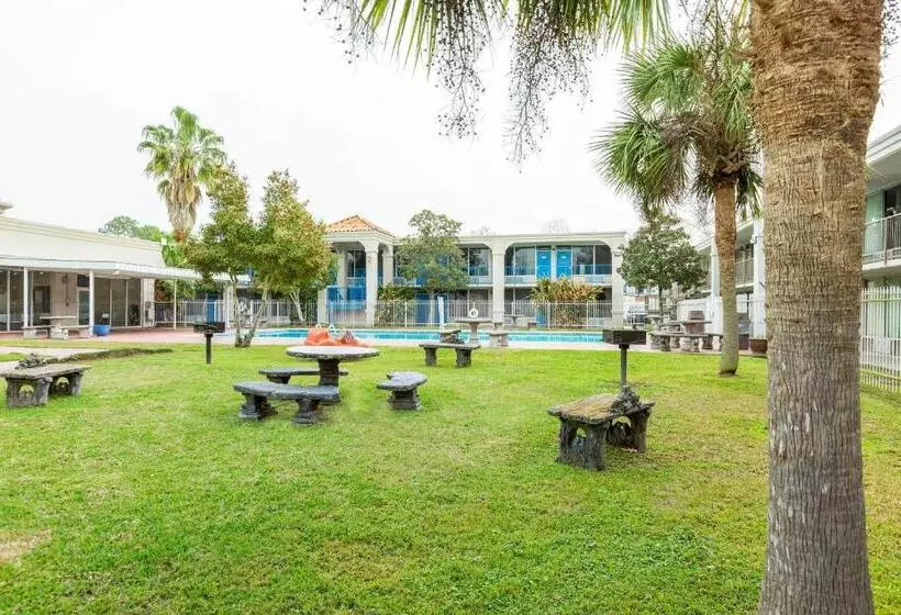 Hotelli Travelodge By Wyndham Baton Rouge East