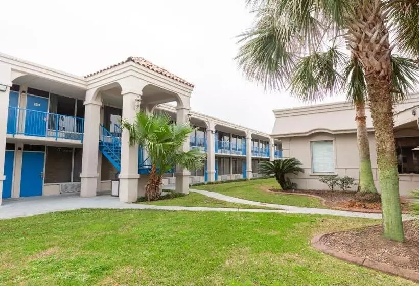 Hotelli Travelodge By Wyndham Baton Rouge East