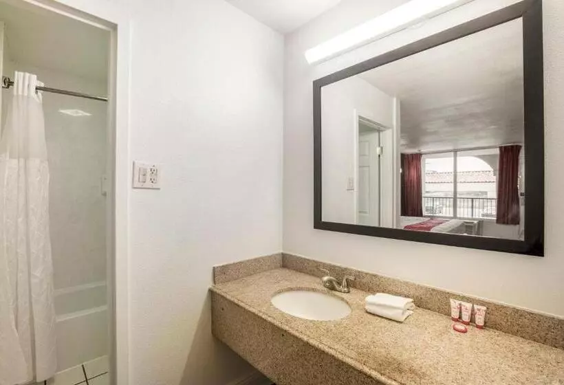 Hotelli Travelodge By Wyndham Baton Rouge East