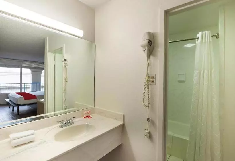 Hotelli Travelodge By Wyndham Baton Rouge East