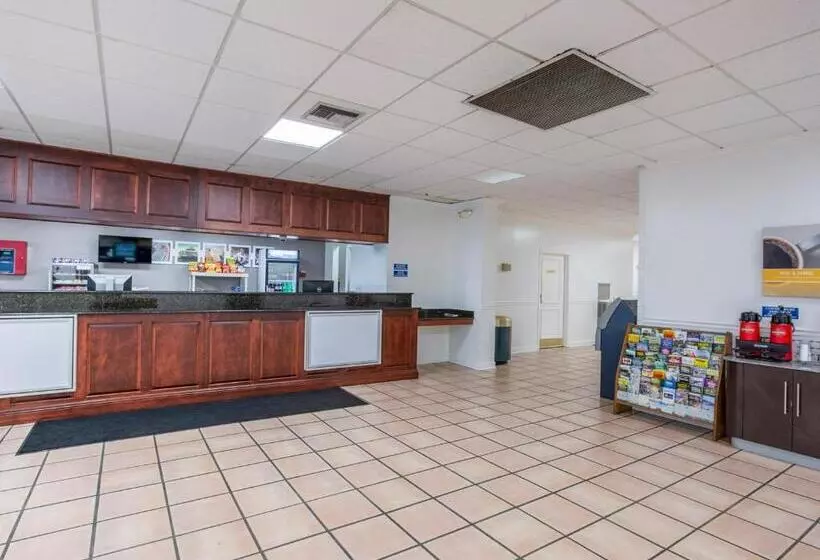 Hotelli Travelodge By Wyndham Baton Rouge East