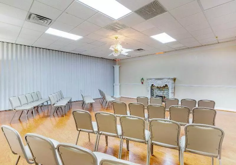 Hotelli Travelodge By Wyndham Baton Rouge East