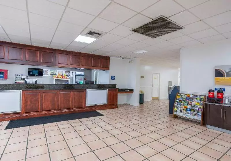 Hotelli Travelodge By Wyndham Baton Rouge East