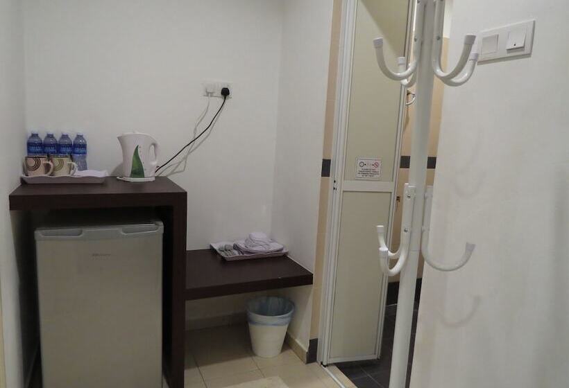 فندق على الطريق Cactus Inn