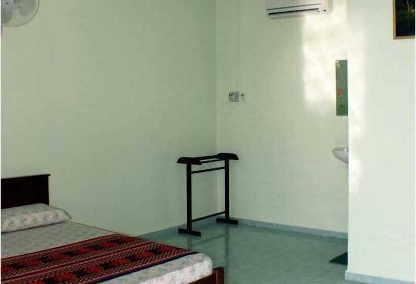 פנסיון Cenang Rest House