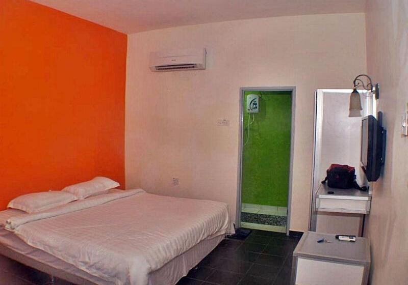 פנסיון Cenang Rest House