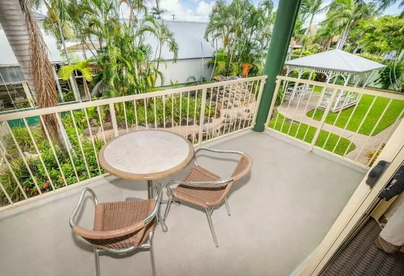 Shamrock Gardens Motel