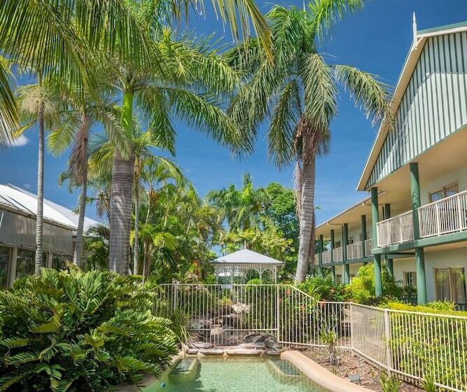 Shamrock Gardens Motel