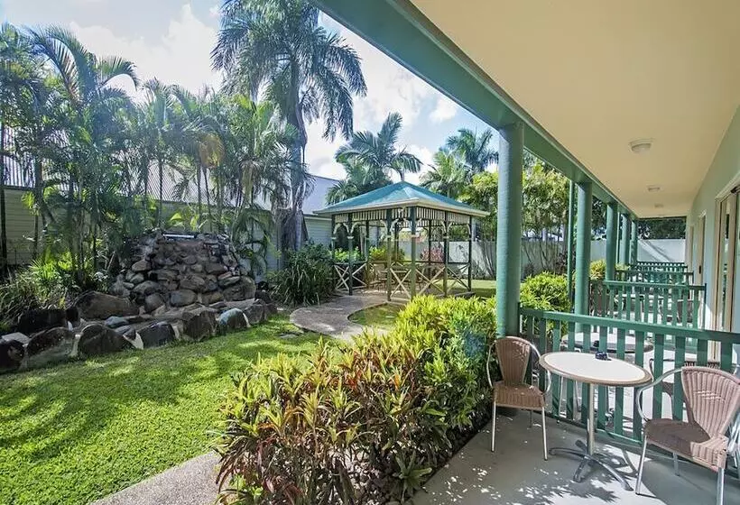 Shamrock Gardens Motel