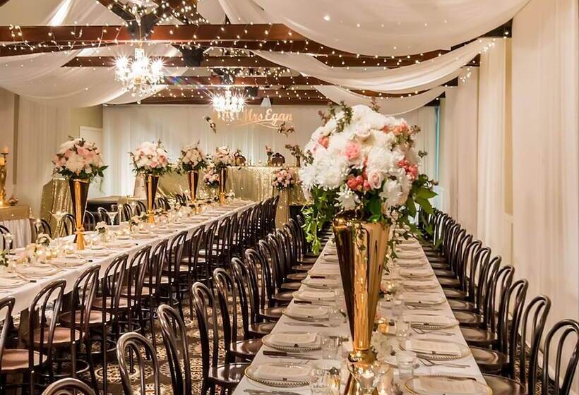 Shamrock Gardens Motel