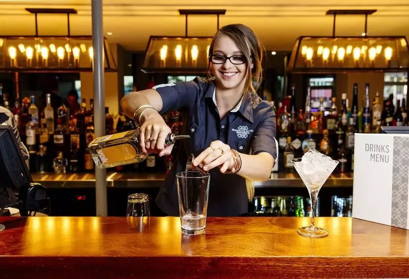 Shamrock Gardens Motel