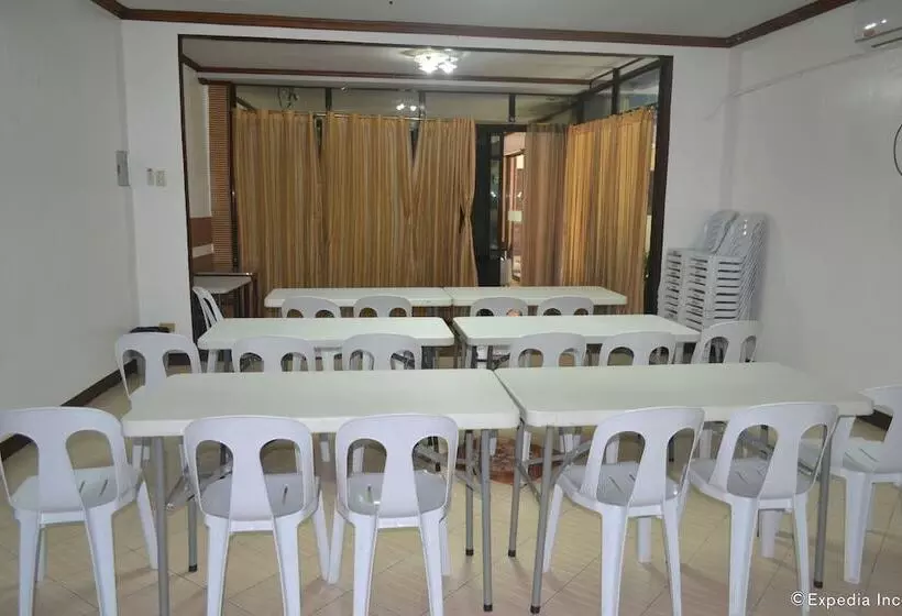 בית מלון כפרי Antonio S Apartelle & Suites