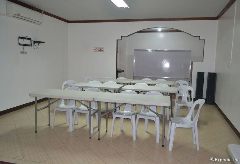 בית מלון כפרי Antonio S Apartelle & Suites