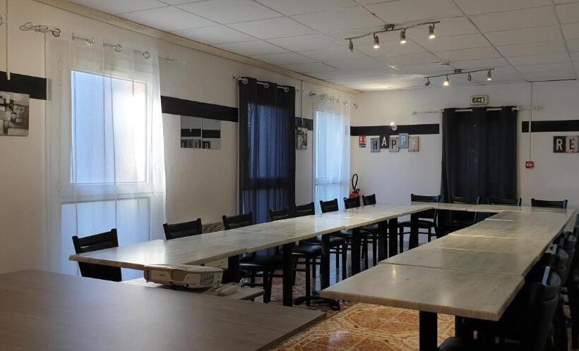 בית מלון כפרי Hôtel Althea   Piscine Et Sauna