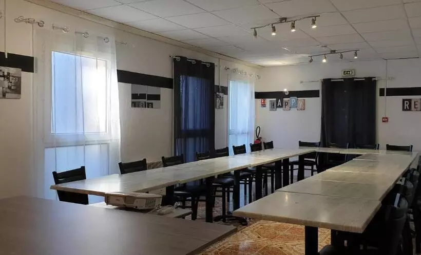 هتل Hôtel Althea Piscine Et Sauna