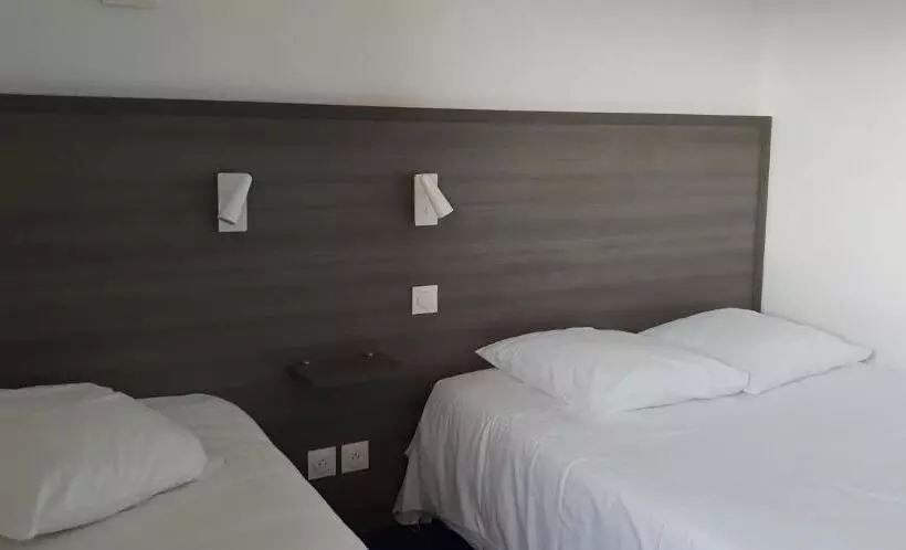 هتل Hôtel Althea Piscine Et Sauna