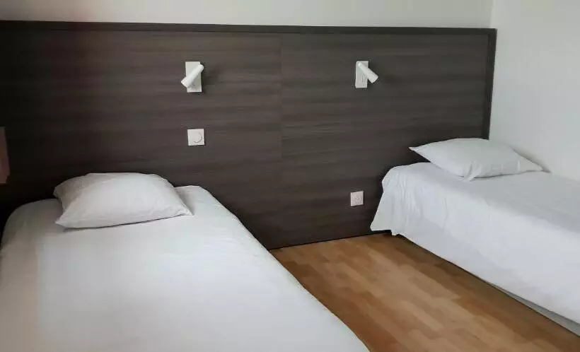 هتل Hôtel Althea Piscine Et Sauna