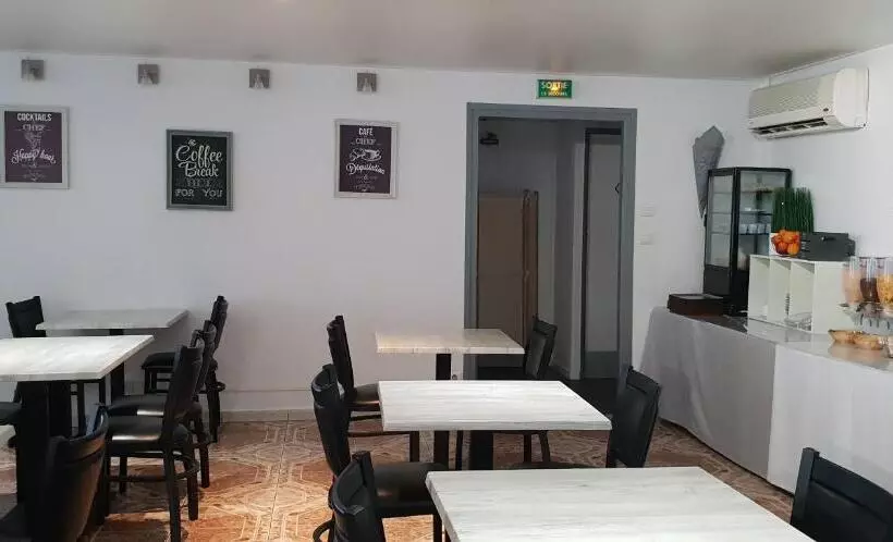 هتل Hôtel Althea Piscine Et Sauna