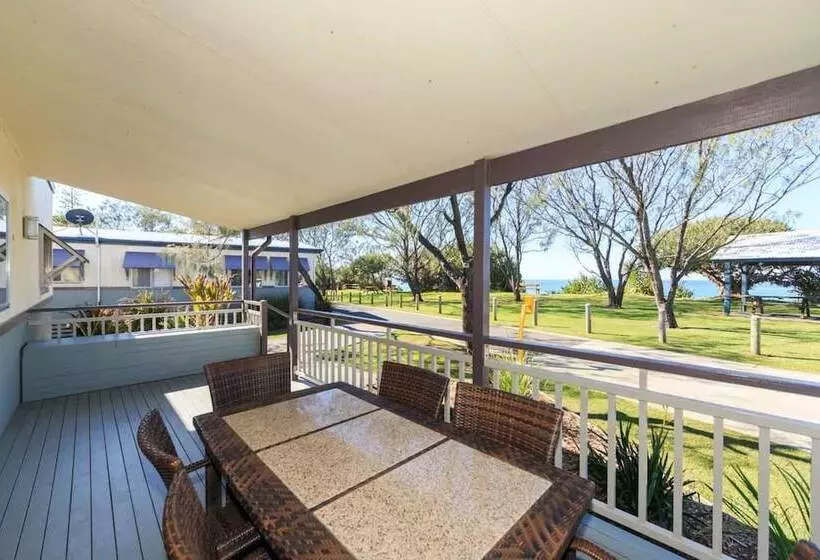 Отель Reflections Corindi Beach Holiday Park