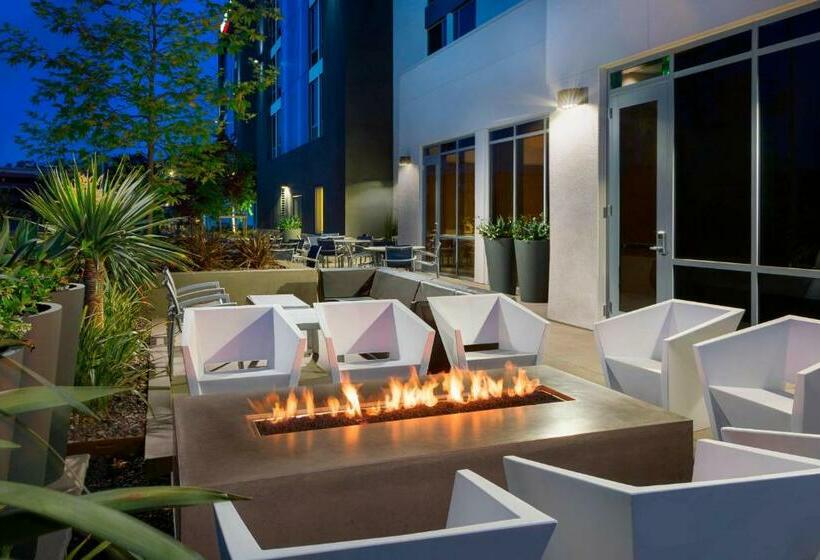 فندق Springhill Suites By Marriott San Diego Mission Valley