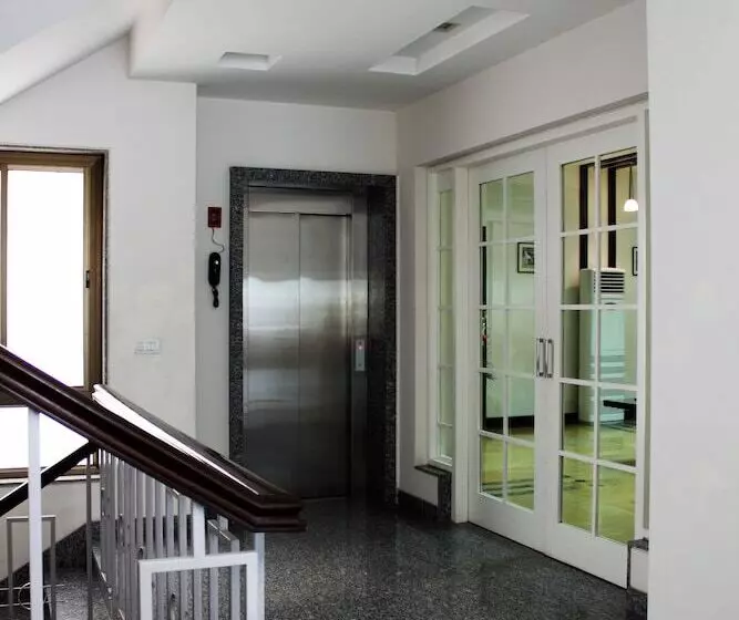 ホテル Stately Suites  Mg Road