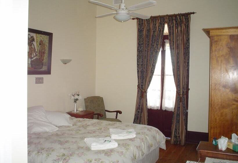 Отель The Old Vic Inn